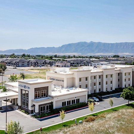Comfort Inn & Suites Logan Near University Exterior foto