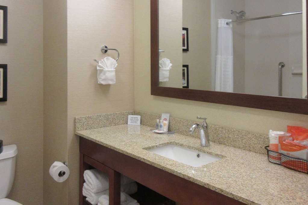 Comfort Inn & Suites Logan Near University Cameră foto